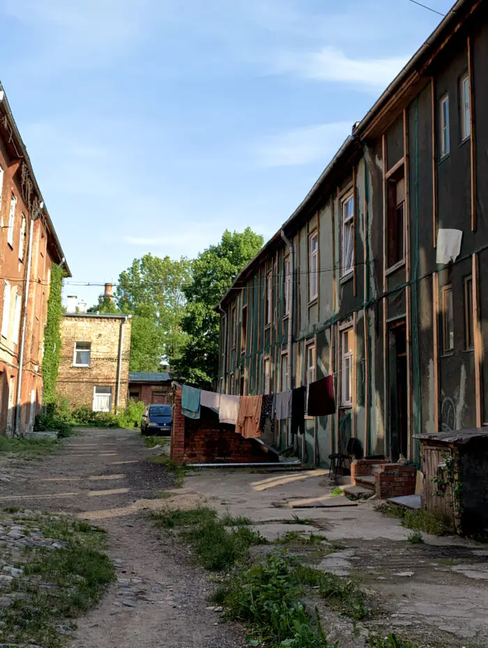 Sarkandaugava: Factories, beer and cemeteries