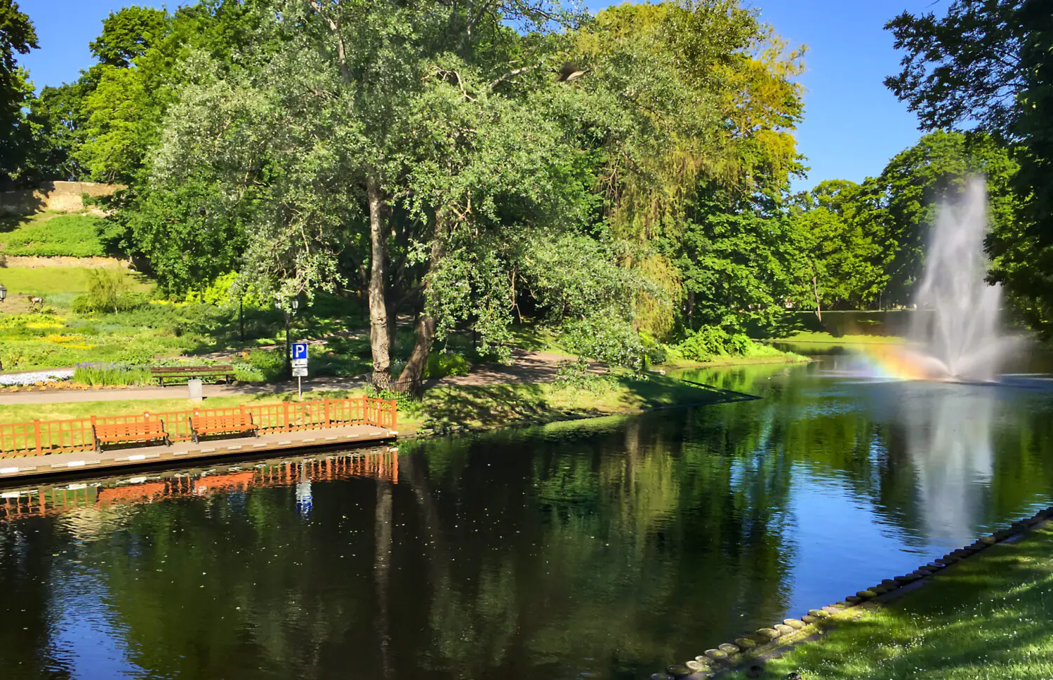 Green oasis in the city rush: 10 picturesque parks in Riga