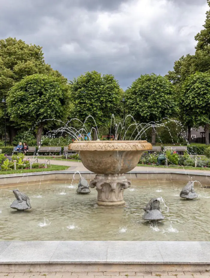 Green oasis in the city rush: 10 picturesque parks in Riga