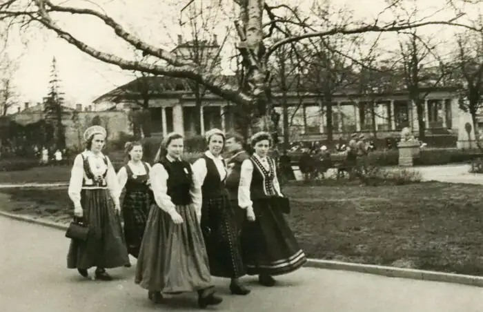 A walk with famous citizens of Riga: Vērmane Garden