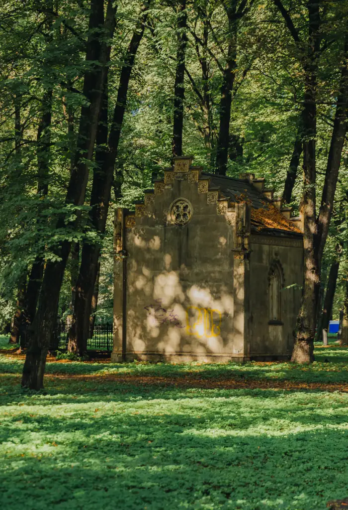 Кладбища Риги