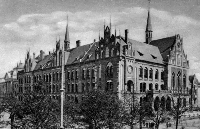 Latvijas Mākslas akadēmija: gotika, modernisms un pilsētas identitāte