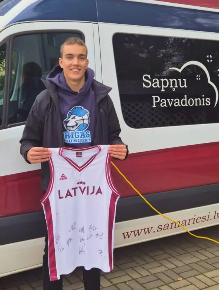 Kad ir vēlēšanās darīt kaut ko labu: brīvprātīgā darba iespējas Rīgā