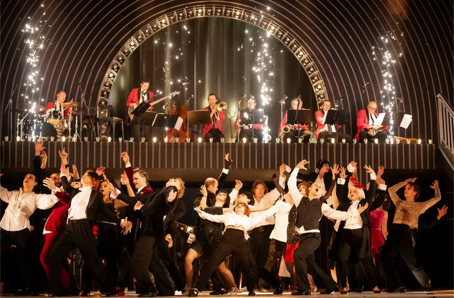 Chasing the light — in theatres. What to see in Riga during the Christmas holidays