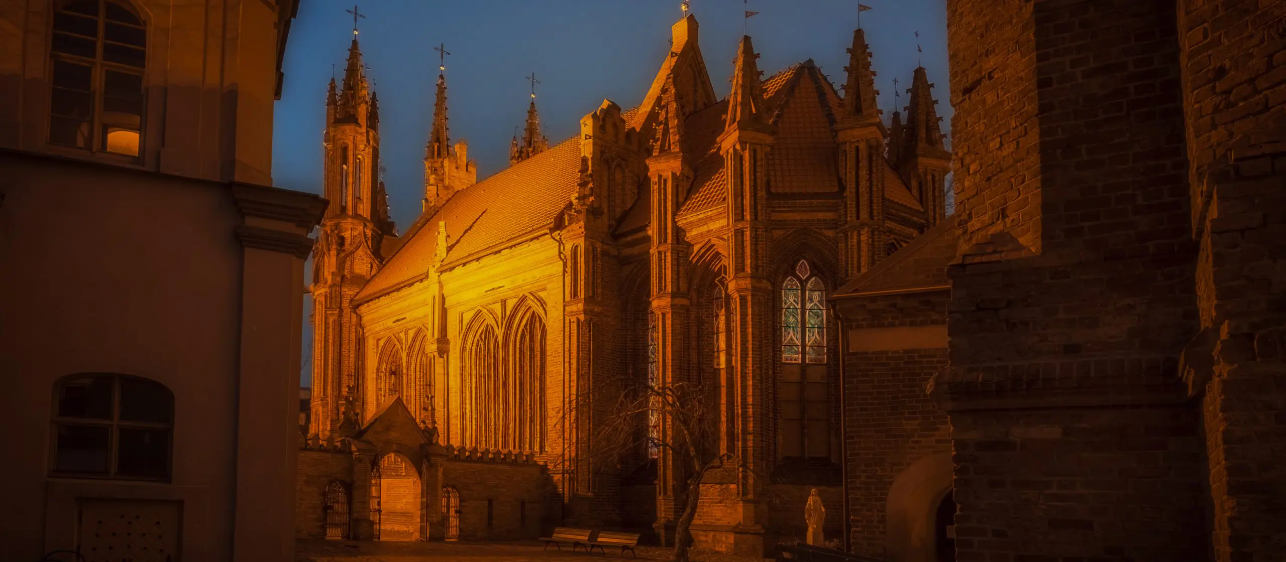 A Guide to Architectural Styles: The Middle Ages and Gothic