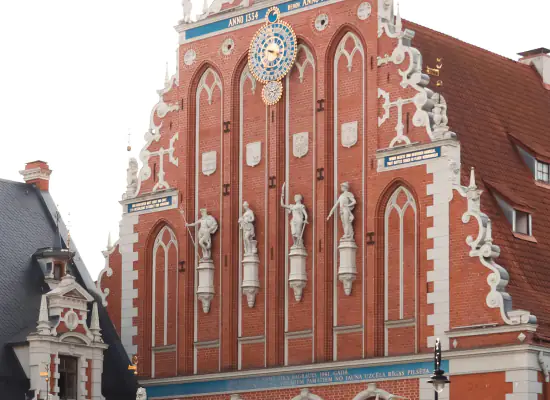 A Guide to Architectural Styles: The Middle Ages and Gothic