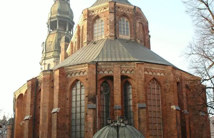 Гид по архитектурным стилям: Средневековье и Готика