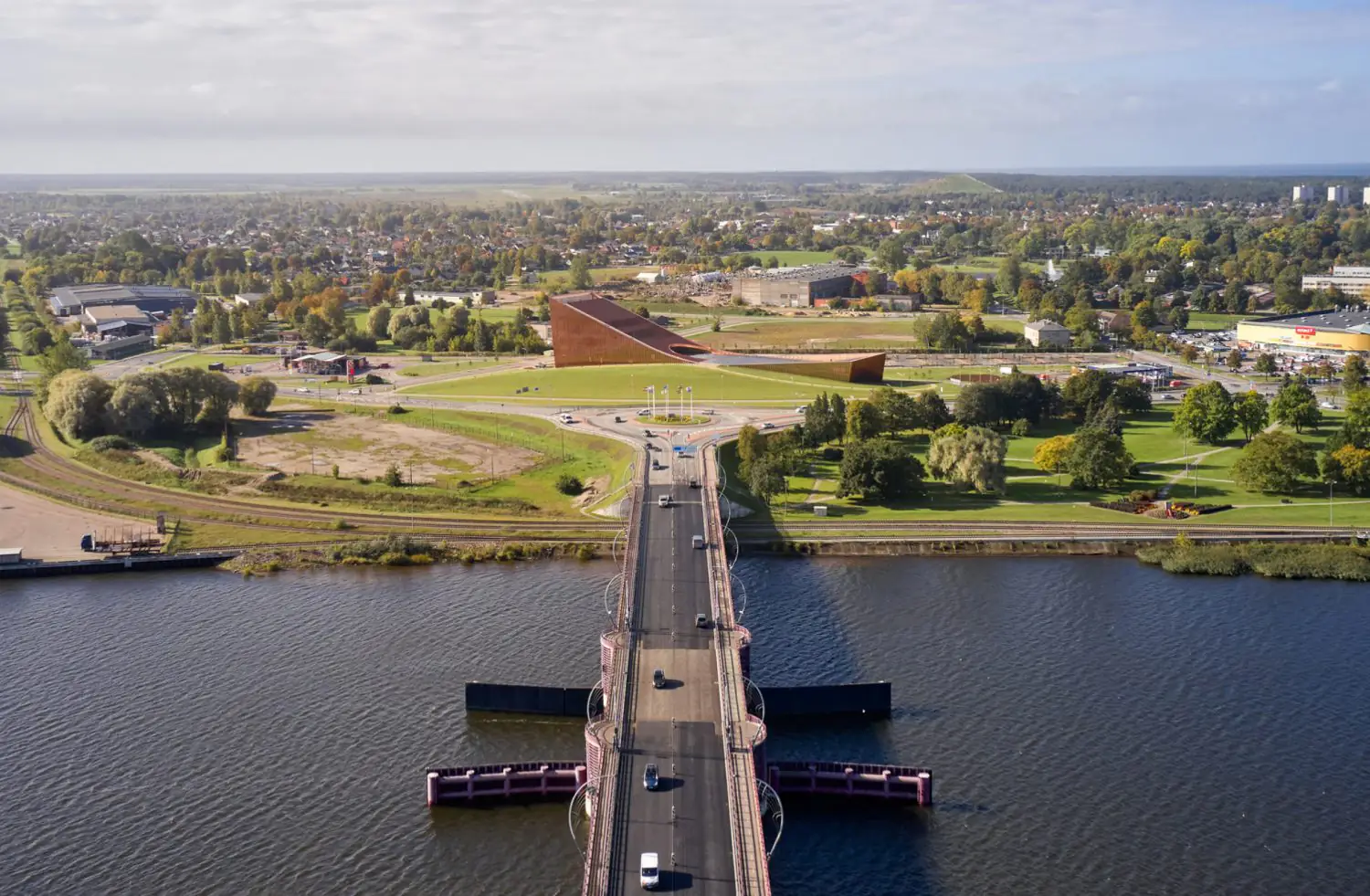 “Piektā fasāde” Latvijas arhitektūrā