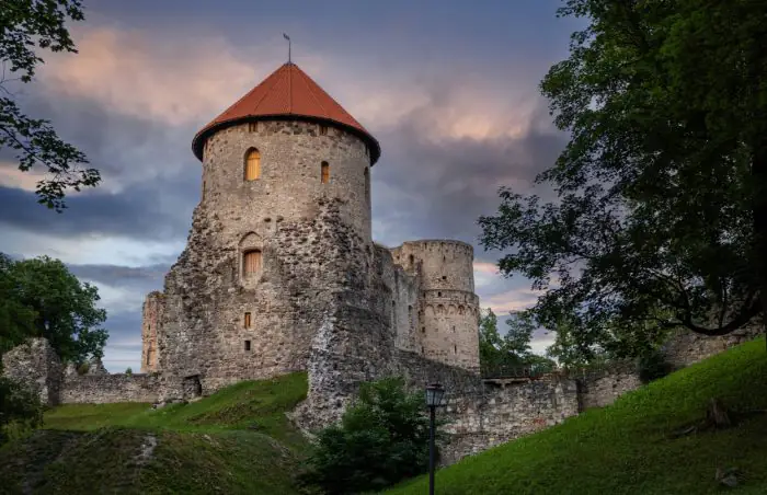 A Guide to Architectural Styles: The Middle Ages and Gothic