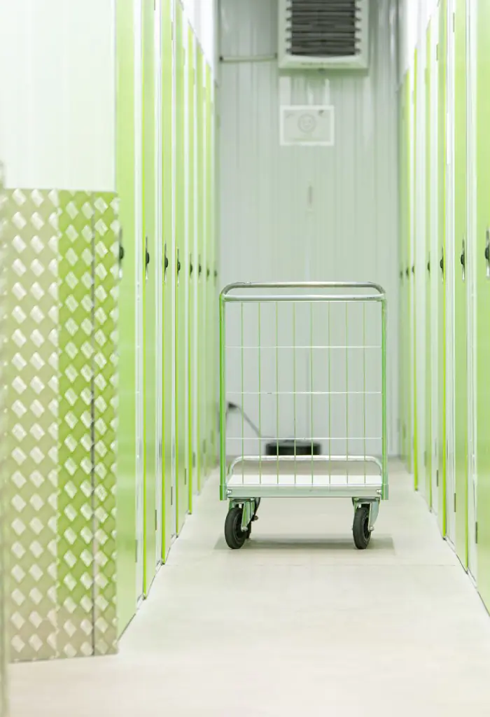 Self-storage: balkona vietā pilsētas noliktavas 