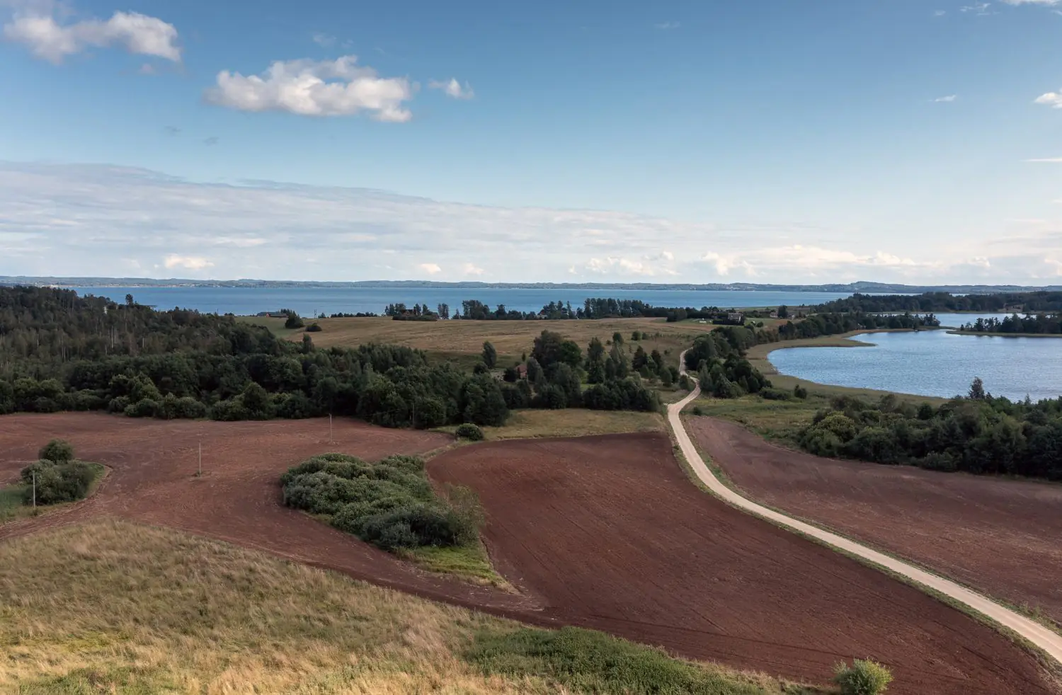 Latvijas pludmales: <br>no Baltijas jūras līdz meža ezeriņiem